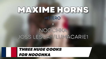 Noochka a toujours rêvé d’être prise par plusieurs hommes cette fois on a exaucé tous ses fantasmes au le ch