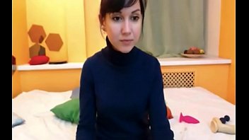 Milf masturbating for her webcam fans