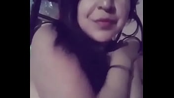 Mexicana caliente tocandose