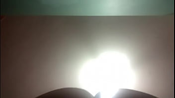 Buenisimo cuerpo acariciandose a la web cam