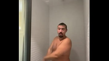 Retweete se você curte o putão barrigudo e caralhudo da pica grossa e não perde tempo não e paga logo pra gozar as