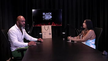 Mama senta ou passa os homens que ela definiu mediu a bunda da morena gostosa e precisa fazer terapia porquê - marcelly melo watch sheer red