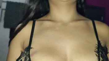 Braely yuns tiene unas tetas exquisitas difícil no querer chuparlas y tenerlas entre las manos