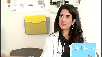 Losing her virginity under a doctors supervision - jasmine vega apollo banks arrabelle raphael