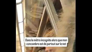 Moi dans le métro alors que tout internet as vu mon concombre dorée et toi tu fais attentions aux personnes dans le