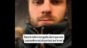 Moi dans le métro alors que tout internet as vu mon concombre dorée et toi tu fais attentions aux personnes dans le