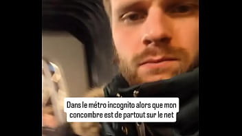 Moi dans le métro alors que tout internet as vu mon concombre dorée et toi tu fais attentions aux personnes dans le