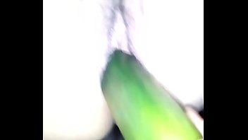 Mi esposa ya se volvió todo una zorra ahora ella se ve a coger sola con sus novio y cada día llega mas caliente y abierta
