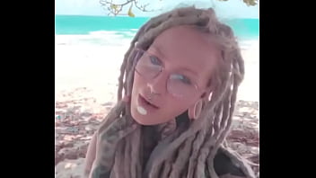 A little selfie video from the beach ️ soaking in the sun and good vibes#beachselfie #oceansidevibes #sunnydays
