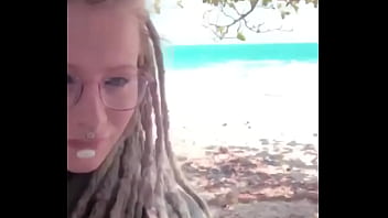 A little selfie video from the beach ️ soaking in the sun and good vibes#beachselfie #oceansidevibes #sunnydays