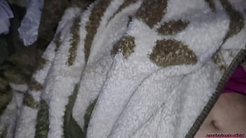 Xxx enteada virgem com buceta fofa me deixa tocá-la e pede só no cuzinho pra não perder a virgindade