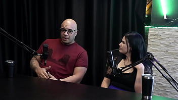 O menage ficou melhor o swing é mais respeitoso falaram das baladas e explicam aos casais sobre as casas - casal hush watch sheer red