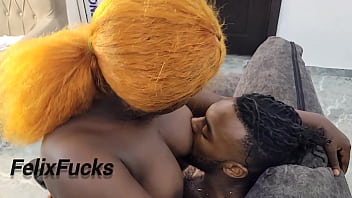 Black spicy nimi welcome her husband back home with sloppy blowjob - the best way to welcome a man back home after a long day from the office