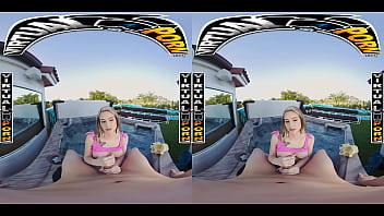 Virtual porn - kimberly snow notices johnny's boner in the hot tub & can't resist getting a taste of it