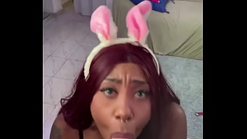 Já imaginou eu te chupando todinho até os ovos até você encher minha boca com seu leitinho essa coelhinha prefer