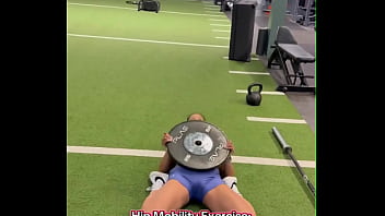 25lb overhead strengthens shoudlers traps & triceps hip mobility strengthens hip flexors i comp
