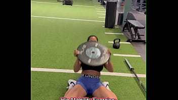 25lb overhead strengthens shoudlers traps & triceps hip mobility strengthens hip flexors i comp