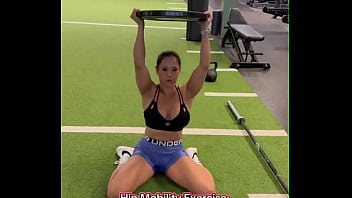 25lb overhead strengthens shoudlers traps & triceps hip mobility strengthens hip flexors i comp