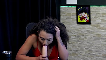 Morena demonstra seu boquete depois de falar que não pensa em fazer gang bang e que era tranquila como personal na academia - mia luz watch sheer red