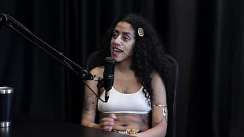 Gosta de sentir o pau entrando começou a cobrar pela sua paciência tirava foto pelada pra tocar siririca e prostituição é pra quem gosta de gente - bibi hourani watch sheer red