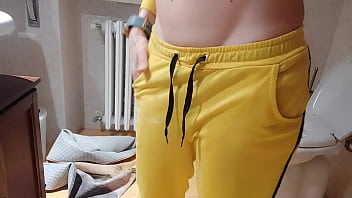 K bill cosplay a long pee to show you
