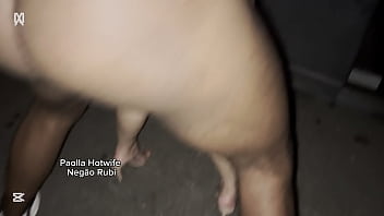 Paolla hotwife sem limites e ensina negão de 23cm a fuder no carro em beira de estrada à noite marido corno só acompanha a aula de sexo da esposa que ensina como meter em via pública do brasil