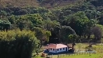 Na fazenda no interiorzão a barbie fit fode empinando o bumbum com a calcinha de putinha vídeo completo no sheer