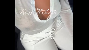 Roupinha para curtir um cineminha com meu corno blusinha aprovada acabei de postar no meu vip uns cliks de agora