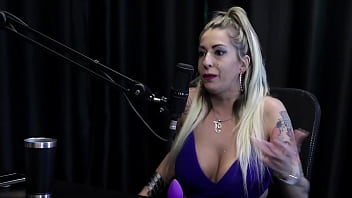 Os clientes voltam por não dar só o sexo se masturbava desde nova teve um cliente ladrão de banco e quis pagar com o boquete - julia fontanelli watch sheer red