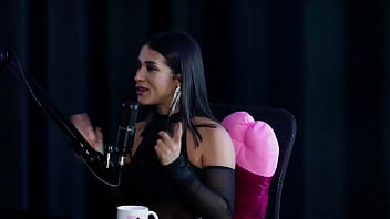 Adora fazer stripper contou como conheceu o namorado e o pau não fica duro fácil - val mineirinha no swing cast sheer red