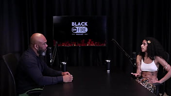 Safada mostra as tatuagens nos peitos depois de falar que valoriza suas pequenas conquistas gosta de enfiar o dedo no cu de tapas pe refere boquete - bibi hourani watch sheer red