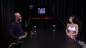Safada most as tatuagens nos itos depois de falar que valoriza suas quenas conquistas gosta de enfiar o dedo no cu de tapas refere boquete - bibi houni watch sheer red
