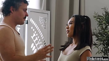 Petite small tits asian kimmy kimm wants to break up with the feels guilty and agrees to having was that a smart thing to do
