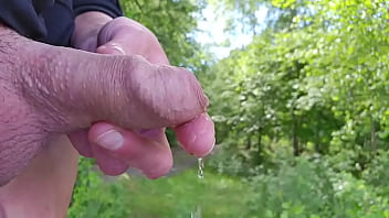 I like hold his dick when pee and make wet my hands and i play with foreskinpee03654593 communitypee peepissplay girls