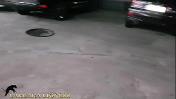 Puta tatuada pega uber e paga dando a buceta no meio do mato pro motorista dotado