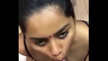 Desi wife suck penis