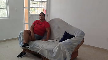 Conocí a una gordita muy puta y la invite para ganar algo de dinero extra y terminamos cogiendo muy bien y dejandole el culo lleno de semen