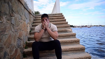 Ariel ortiz goes to the beach with his partner they get the urge to play and she sucks his penis on the street