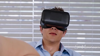 He caught wanking using vr she wanted to fuck him instead of reporting - victoria voxxx jayden marcos
