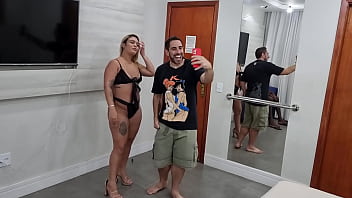 Bastidores da gravação com a loira gostosa anny lopes gozando muito na dpv e ganhando muito leite