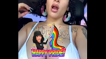 Chicago pride bound️ #pride #chicago #bisexual #puertorican #booty #curls #beauty #tits #natural