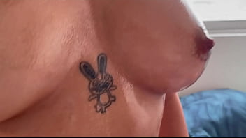 ¿que pasa padrastro dijiste que era un masaje inocente y estas acariciando mi coño sin permiso