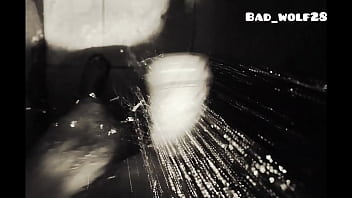 Conteúdo adulto punheta no chuveiro para todas as mulheres maiores de dezoito anos na solidão bad wolf28