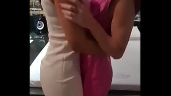 Ah safadinho e vocês querem me ver em cena lésbica com essa morena cavala deliciosa toma aqui uma previazi