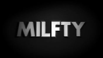 Chloe needs some “plumbing” done at her house and she knows just the muscular guy to call - mylf