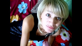 Russian amateur slut gets a facial