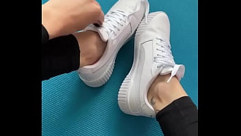 Can you smell my sweaty feet when i open my shoe •more on of #sneacker #pedsocks #sweatysocks #feet #fetish #bla