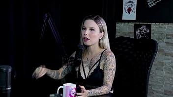 Era assediada no trabalho foi capa da sexy os pais não sabem que ela faz pornô e era a puta da escola - baby fire sheer red