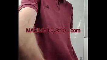 Comment cacher cette grosse bite sais pas si le t-shirt c'est une bonne idée how to hide this big dick i don'