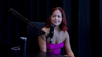 Ruiva safada mostra seu cu depois de dizer que o esposo sugeriu a entrada no meio liberal gosta de pau grande e grosso e não assiste as cenas - bruna ferrari watch sheer red
